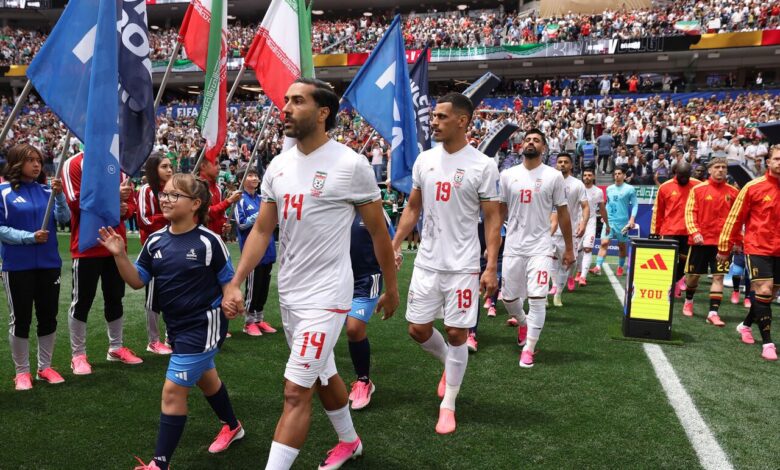 ایران، مصر، جام جهانی ۲۰۲۶، تساوی یک یک، گروه G، رامین رضاییان، محمود صابر، مهدی طارمی، پنالتی، مصطفی شوبیر، صعود ایران به دور حذفی، لومن فیلد، سیاتل، یوزهای ایرانی، تاریخ‌سازی ایران