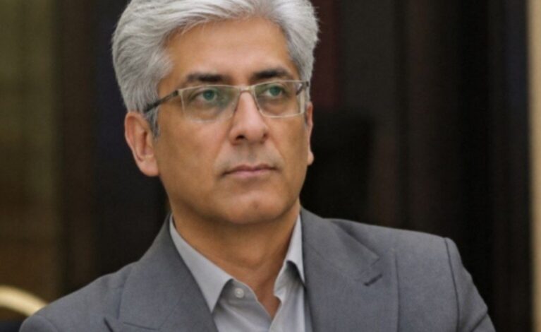 آستان امام خمینی(ره)، دهه اول محرم، پخش زنده عزاداری، هم‌افزایی ملی، روابط عمومی آستان، پایگاه خبری جماران، رسانه‌های برخط، آیین‌های محرم، پوشش رسانه‌ای، حمیدرضا سرمدسعیدی