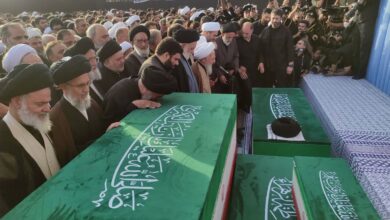 اقامه نماز بر پیکر رهبر شهید، آیت‌الله جوادی‌آملی، مسجد مقدس جمکران، تشییع رهبر شهید، قم، آیت‌الله خامنه‌ای، مراجع تقلید، وداع با رهبر شهید